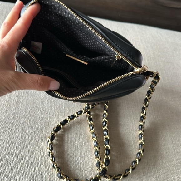 Crossbody - Picture 3 of 4